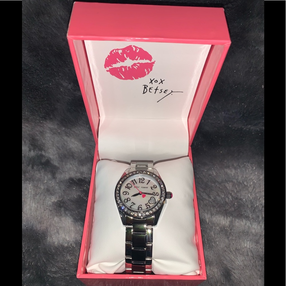 Women's Metallic Crystal Glitter Heart Watch